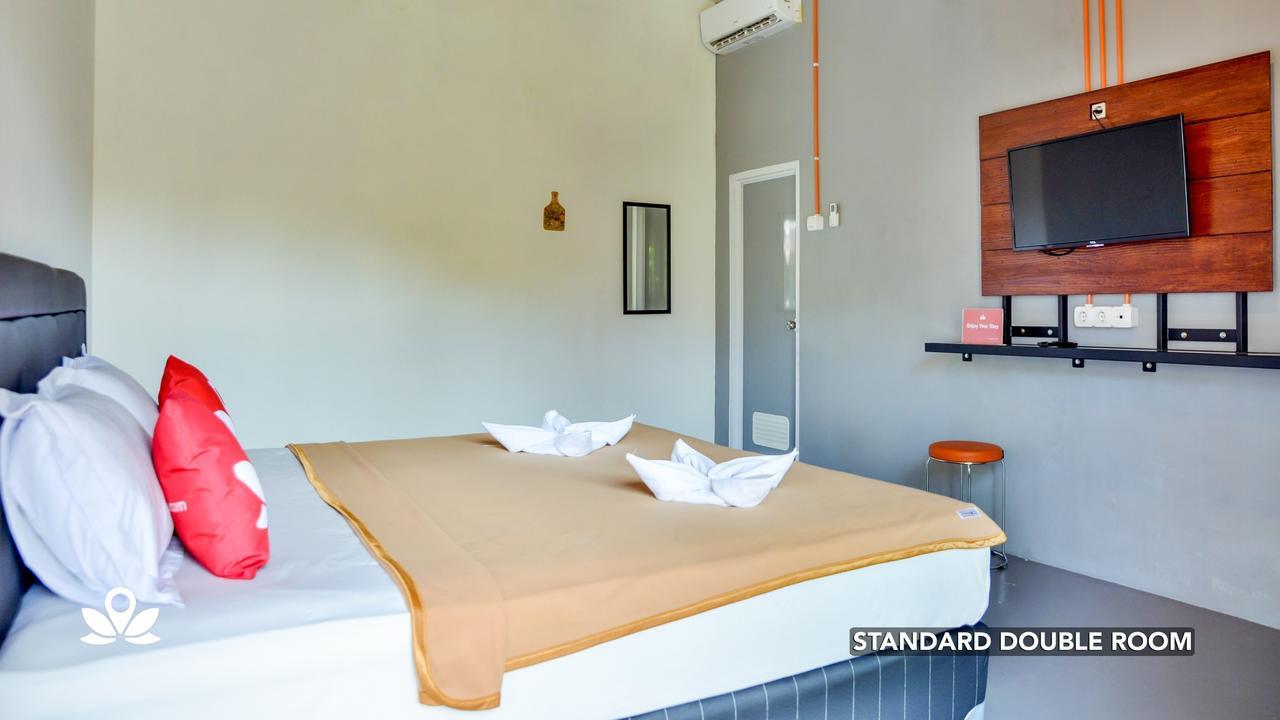 Ndalem Sorogenen Guesthouse Джокьякарта Экстерьер фото