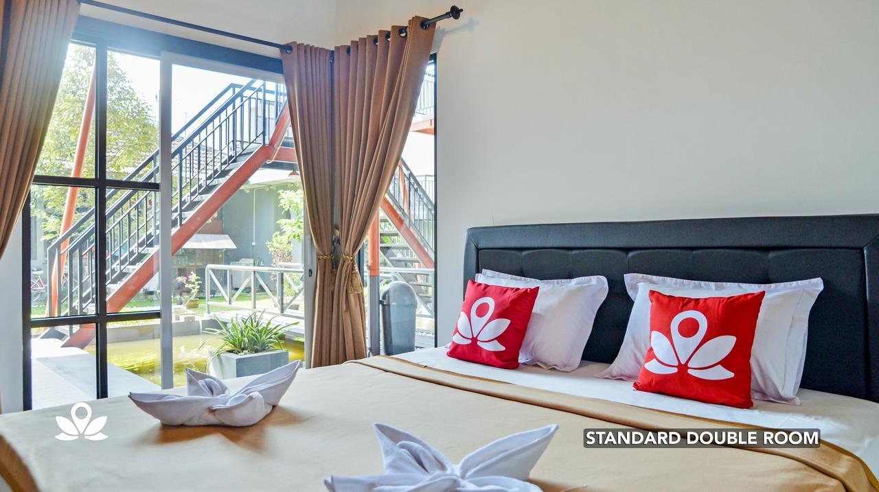 Ndalem Sorogenen Guesthouse Джокьякарта Экстерьер фото