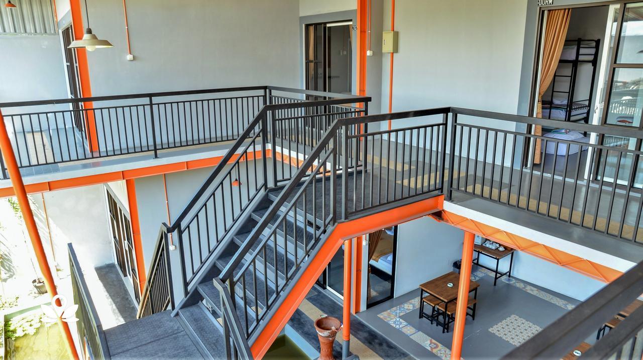 Ndalem Sorogenen Guesthouse Джокьякарта Экстерьер фото