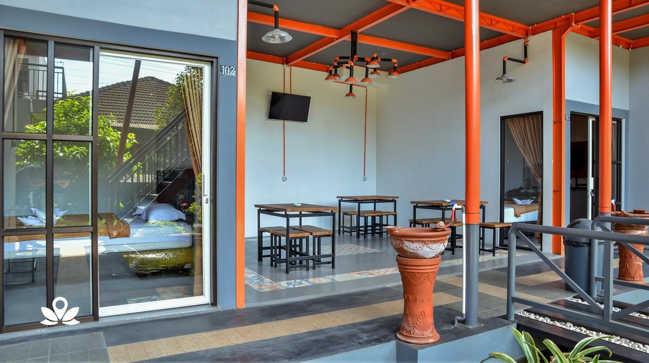 Ndalem Sorogenen Guesthouse Джокьякарта Экстерьер фото